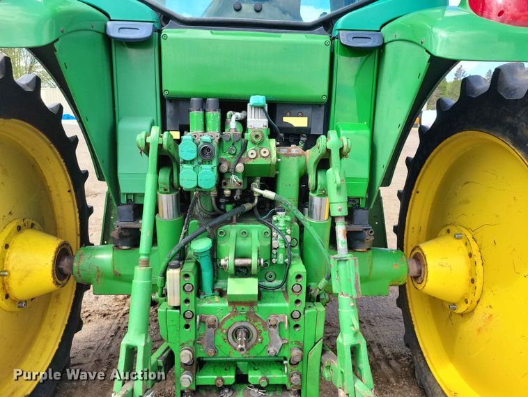 image for item DZ7153 2002 John Deere 6420 tractor