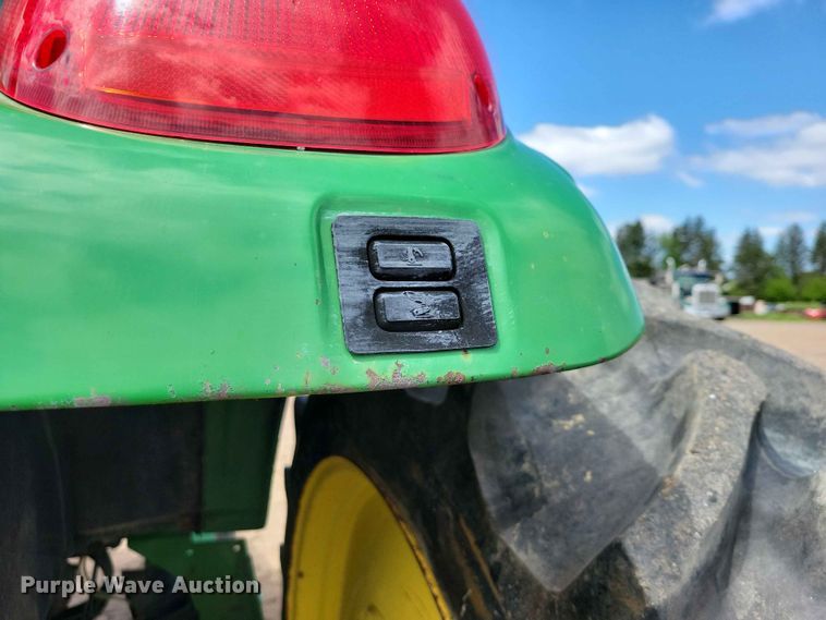 image for item DZ7153 2002 John Deere 6420 tractor