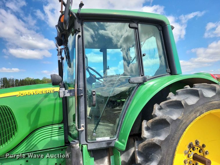 image for item DZ7153 2002 John Deere 6420 tractor