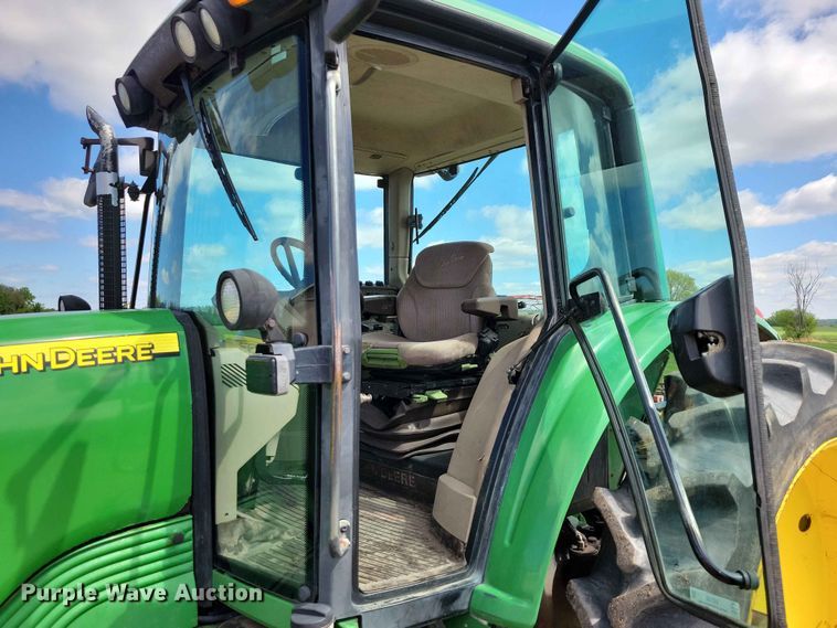 image for item DZ7153 2002 John Deere 6420 tractor