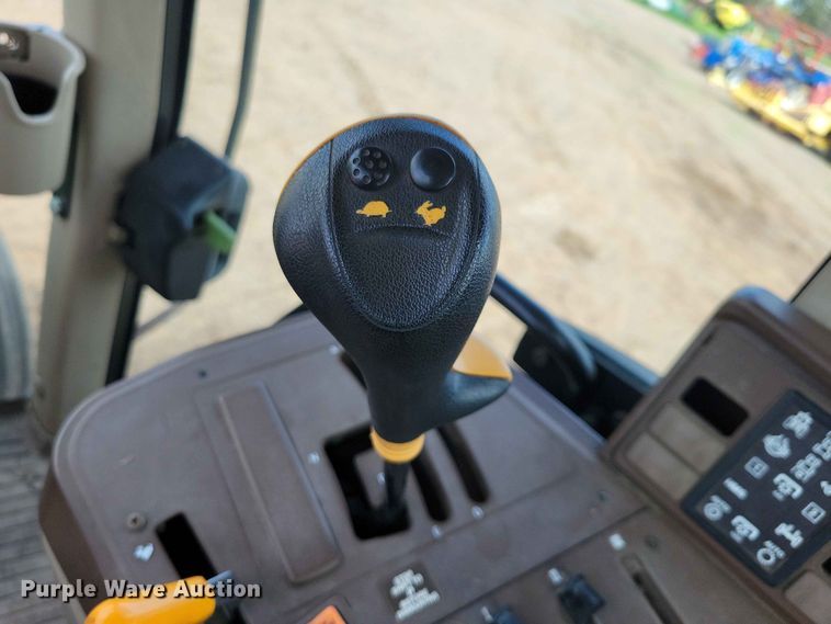 image for item DZ7153 2002 John Deere 6420 tractor