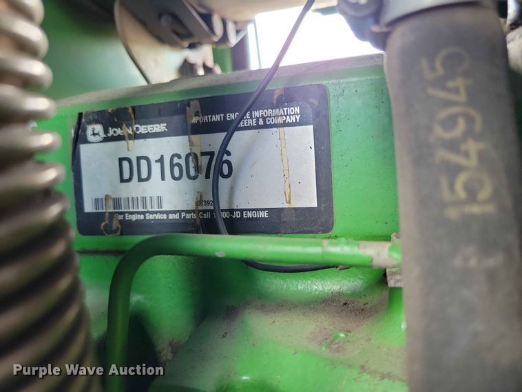 image for item DZ7153 2002 John Deere 6420 tractor