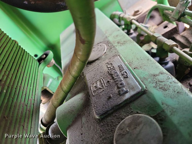 image for item DZ7153 2002 John Deere 6420 tractor
