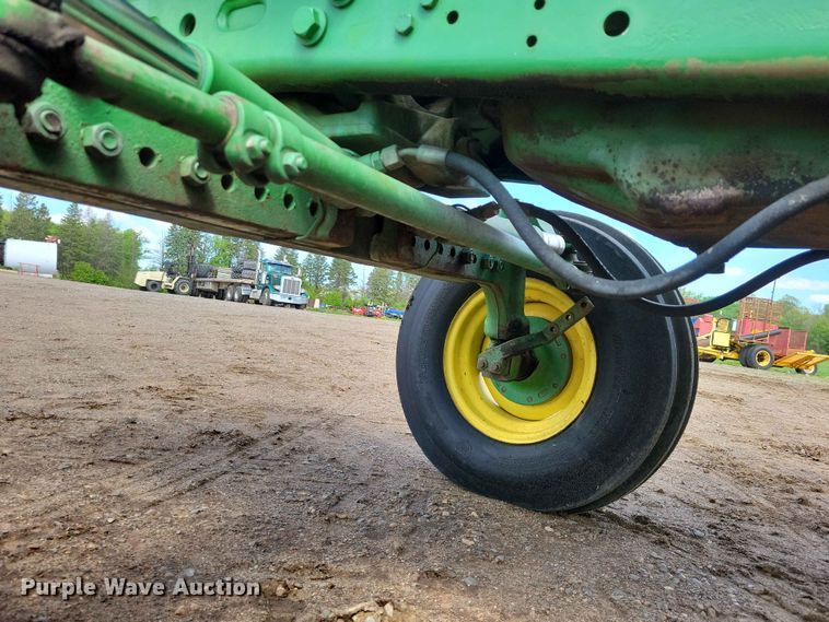 image for item DZ7153 2002 John Deere 6420 tractor