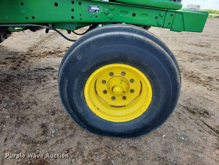 image for item DZ7153 2002 John Deere 6420 tractor