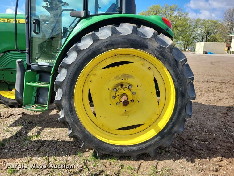 image for item DZ7154 2011 John Deere  6430 MFWD tractor