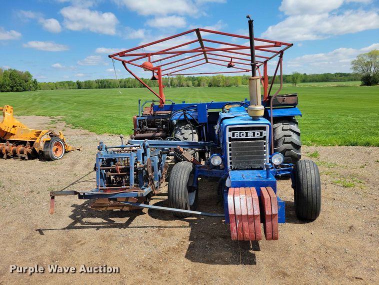 image for item DZ7158 1977 Ford 3600 tractor with Brouwer A3A sod harvester sod harvestor