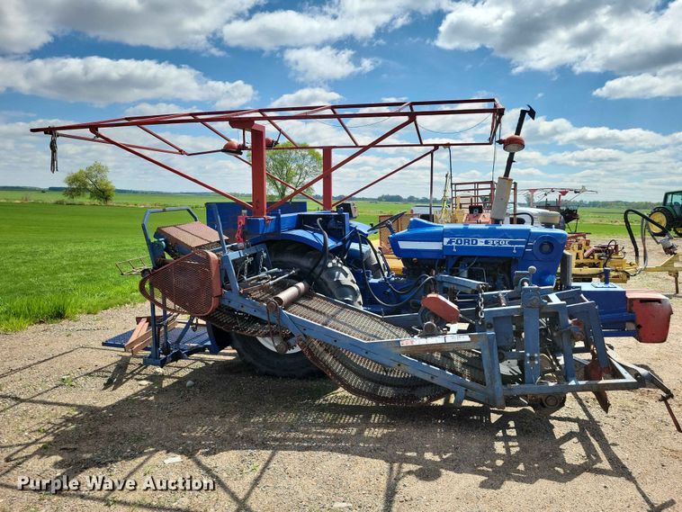 image for item DZ7158 1977 Ford 3600 tractor with Brouwer A3A sod harvester sod harvestor