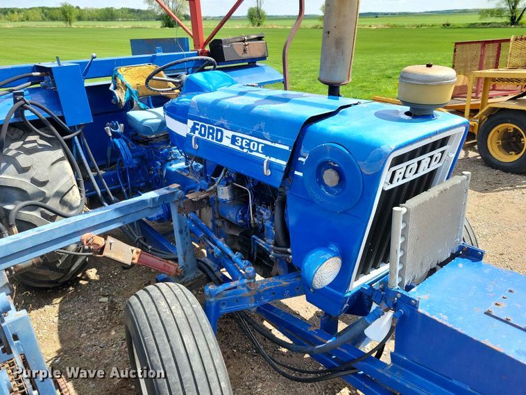 image for item DZ7158 1977 Ford 3600 tractor with Brouwer A3A sod harvester sod harvestor