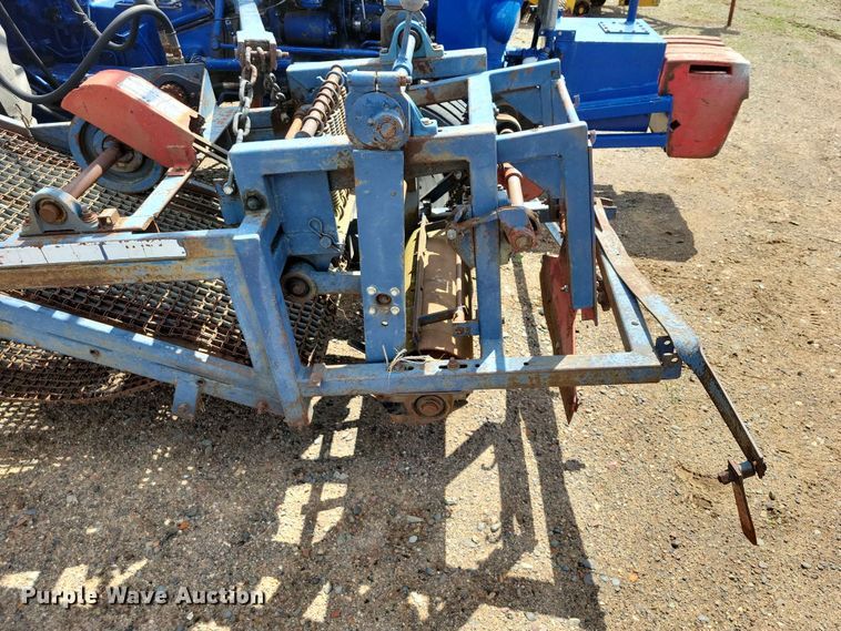image for item DZ7158 1977 Ford 3600 tractor with Brouwer A3A sod harvester sod harvestor