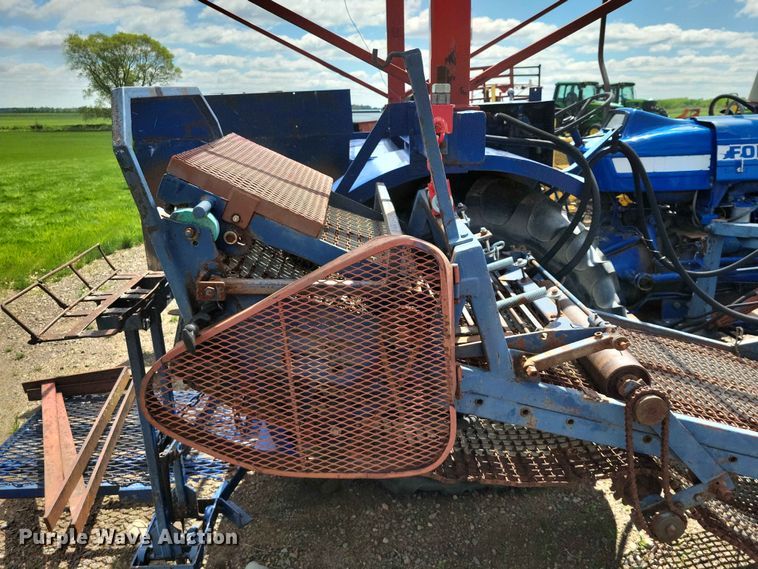 image for item DZ7158 1977 Ford 3600 tractor with Brouwer A3A sod harvester sod harvestor