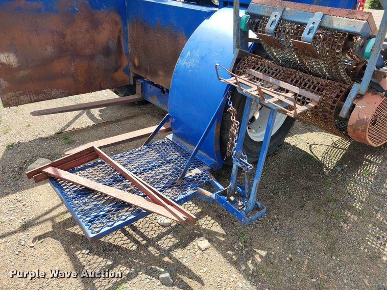 image for item DZ7158 1977 Ford 3600 tractor with Brouwer A3A sod harvester sod harvestor