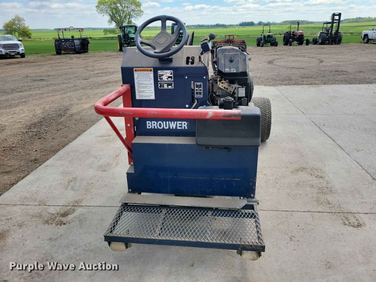 image for item DZ7161 1998 Brouwer SPI 2400 sod installer