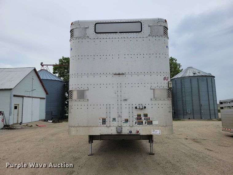 image for item EE1006 2006 Wilson PSDCL-402P livestock trailer