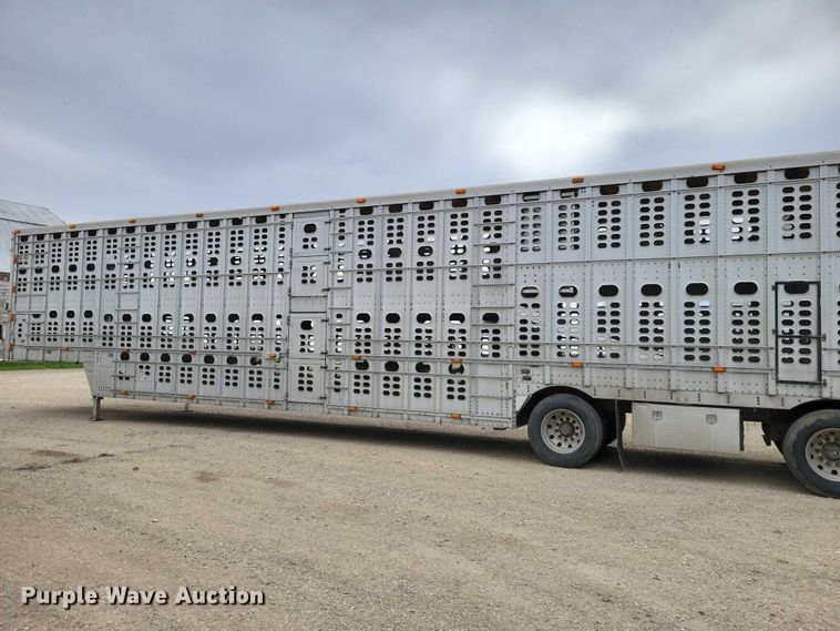 image for item EE1006 2006 Wilson PSDCL-402P livestock trailer