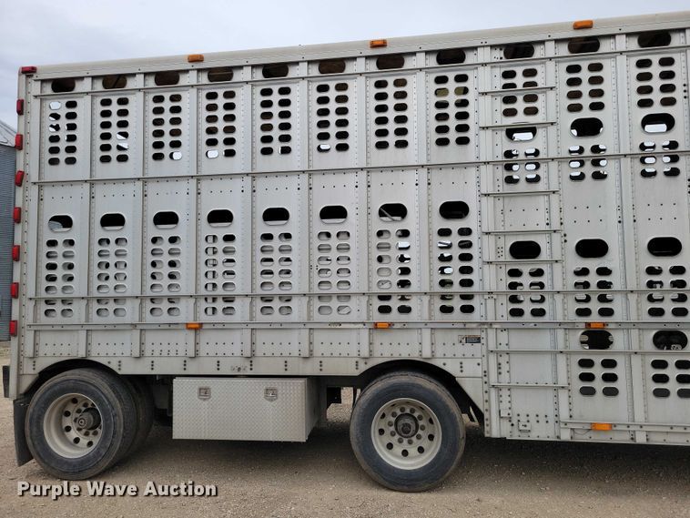 image for item EE1006 2006 Wilson PSDCL-402P livestock trailer