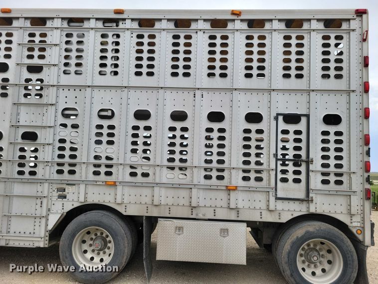 image for item EE1006 2006 Wilson PSDCL-402P livestock trailer