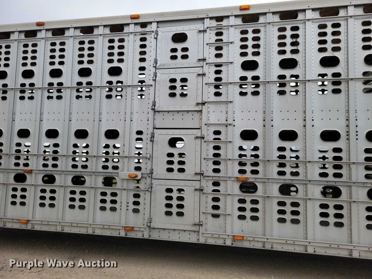image for item EE1006 2006 Wilson PSDCL-402P livestock trailer