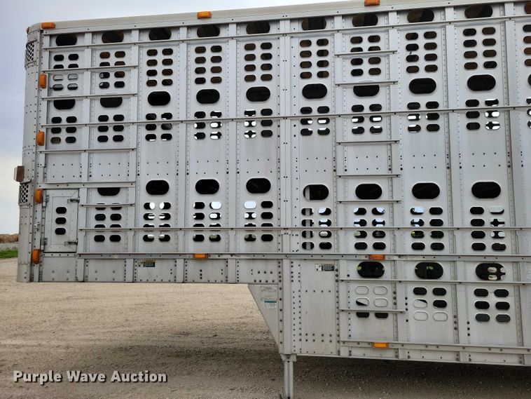 image for item EE1006 2006 Wilson PSDCL-402P livestock trailer