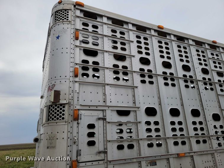 image for item EE1006 2006 Wilson PSDCL-402P livestock trailer