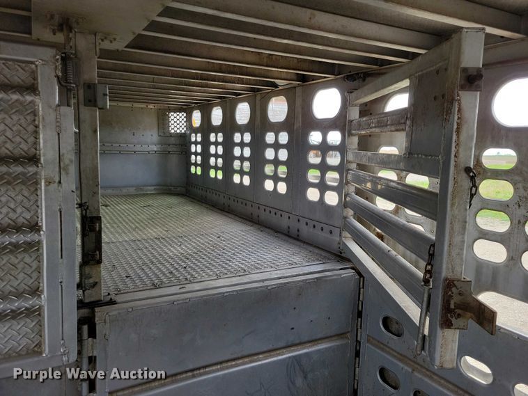 image for item EE1006 2006 Wilson PSDCL-402P livestock trailer