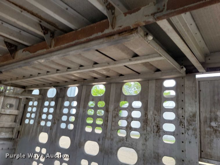 image for item EE1006 2006 Wilson PSDCL-402P livestock trailer