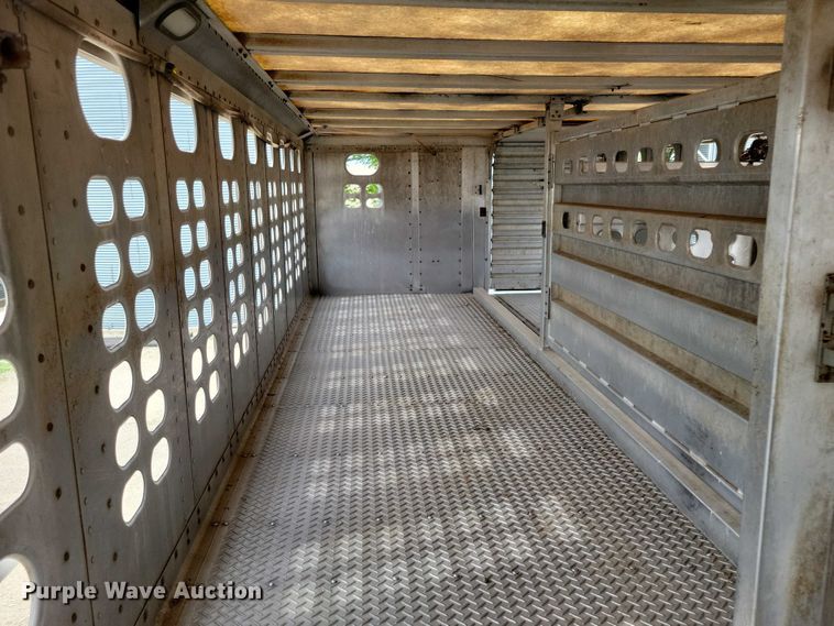 image for item EE1006 2006 Wilson PSDCL-402P livestock trailer