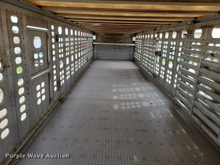 image for item EE1006 2006 Wilson PSDCL-402P livestock trailer