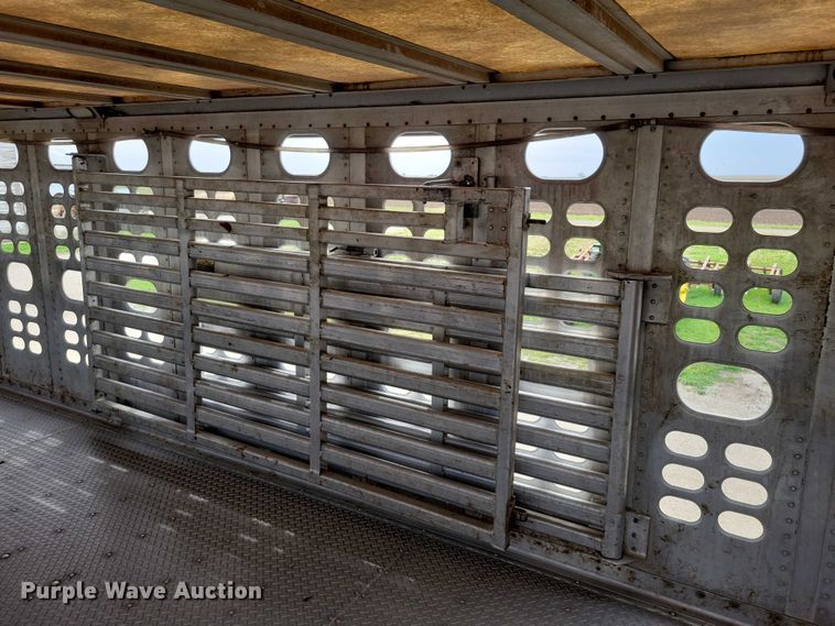 image for item EE1006 2006 Wilson PSDCL-402P livestock trailer