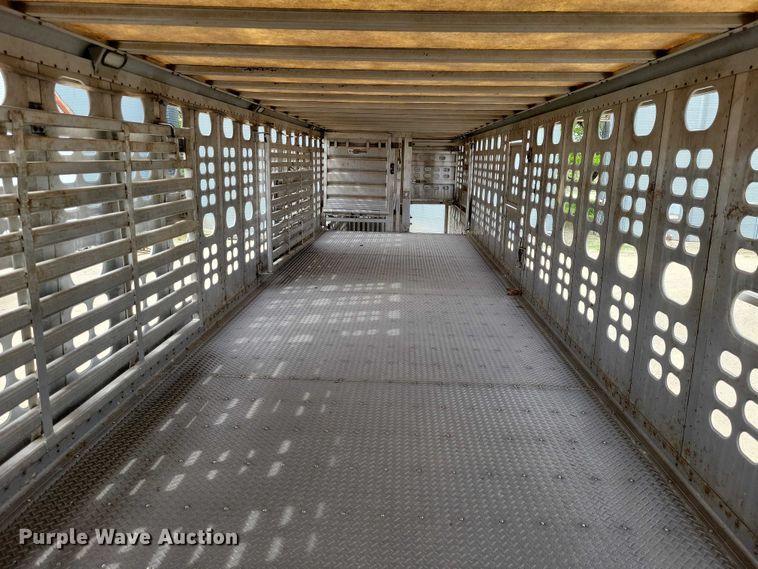 image for item EE1006 2006 Wilson PSDCL-402P livestock trailer