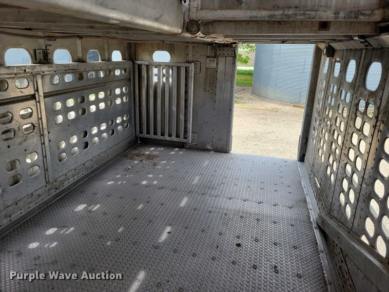 image for item EE1006 2006 Wilson PSDCL-402P livestock trailer