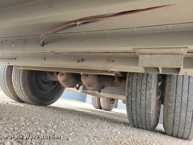 image for item EE1006 2006 Wilson PSDCL-402P livestock trailer