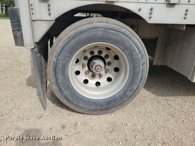 image for item EE1006 2006 Wilson PSDCL-402P livestock trailer