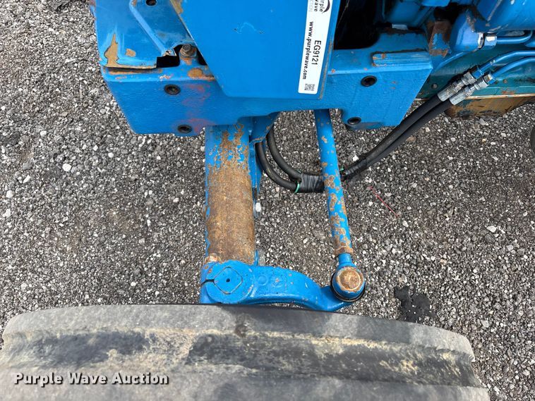 image for item EG9121 1995 Ford 3430 tractor