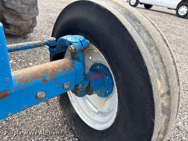 image for item EG9121 1995 Ford 3430 tractor