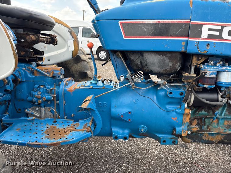 image for item EG9121 1995 Ford 3430 tractor