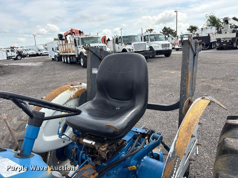 image for item EG9121 1995 Ford 3430 tractor