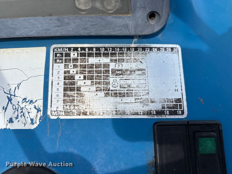 image for item EG9121 1995 Ford 3430 tractor