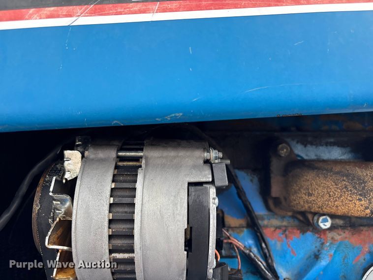 image for item EG9121 1995 Ford 3430 tractor