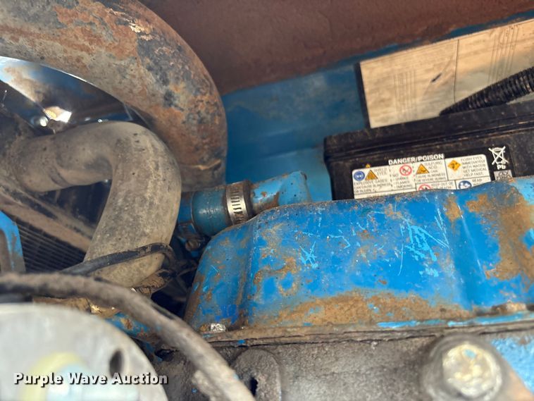 image for item EG9121 1995 Ford 3430 tractor