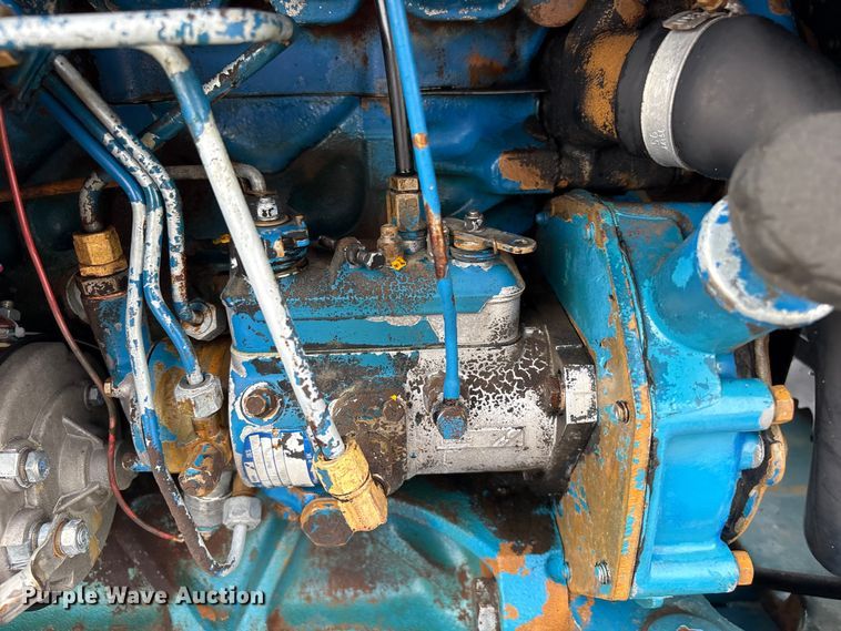 image for item EG9121 1995 Ford 3430 tractor