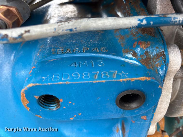 image for item EG9121 1995 Ford 3430 tractor
