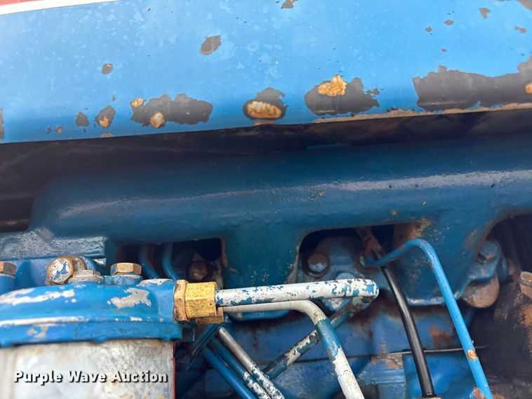 image for item EG9121 1995 Ford 3430 tractor