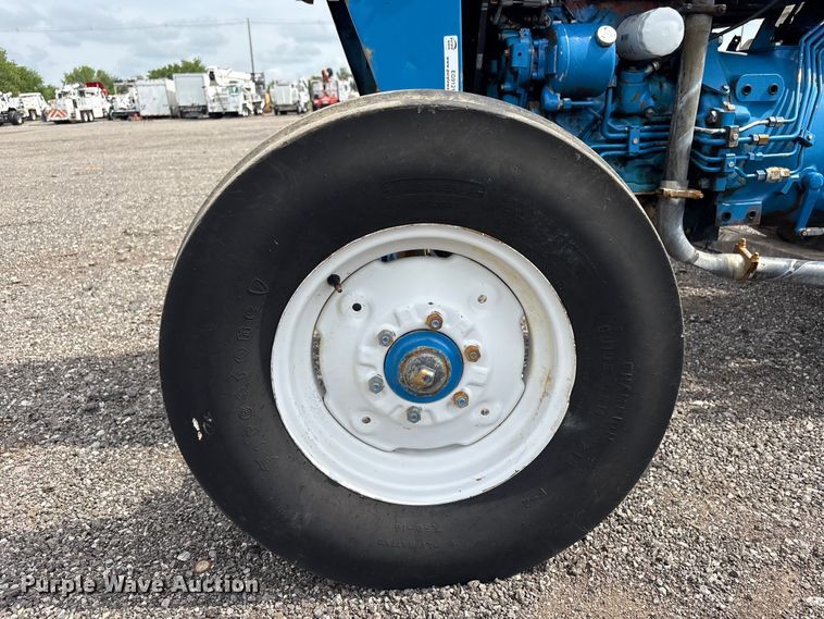 image for item EG9121 1995 Ford 3430 tractor