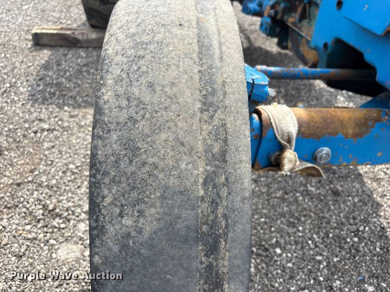 image for item EG9121 1995 Ford 3430 tractor
