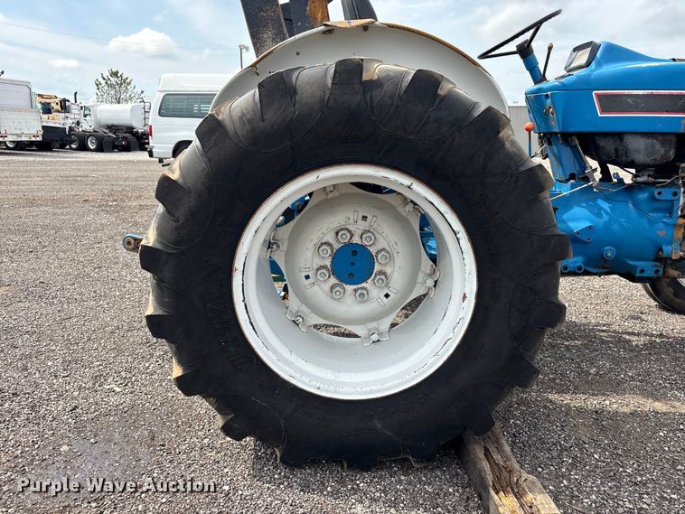 image for item EG9121 1995 Ford 3430 tractor