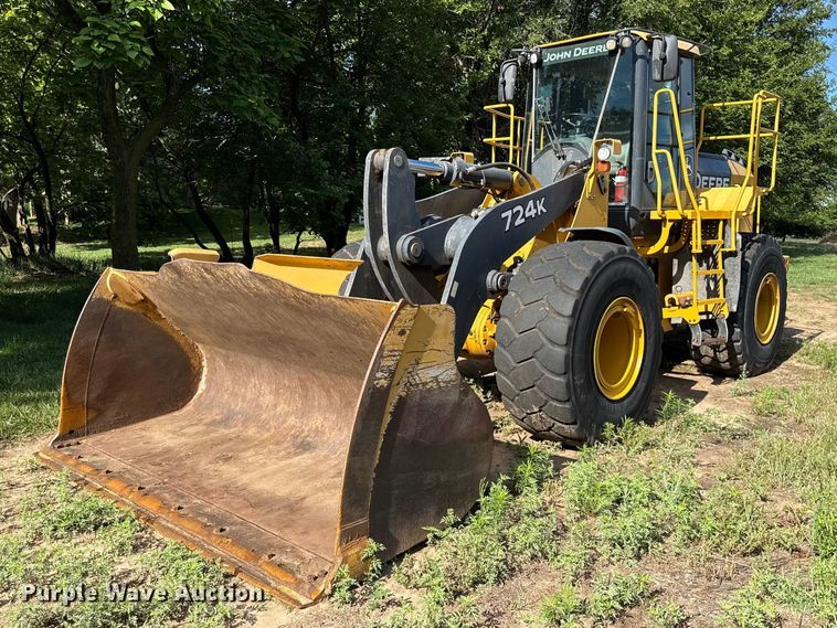 image for item EN0448 2010 John Deere 724K wheel loader