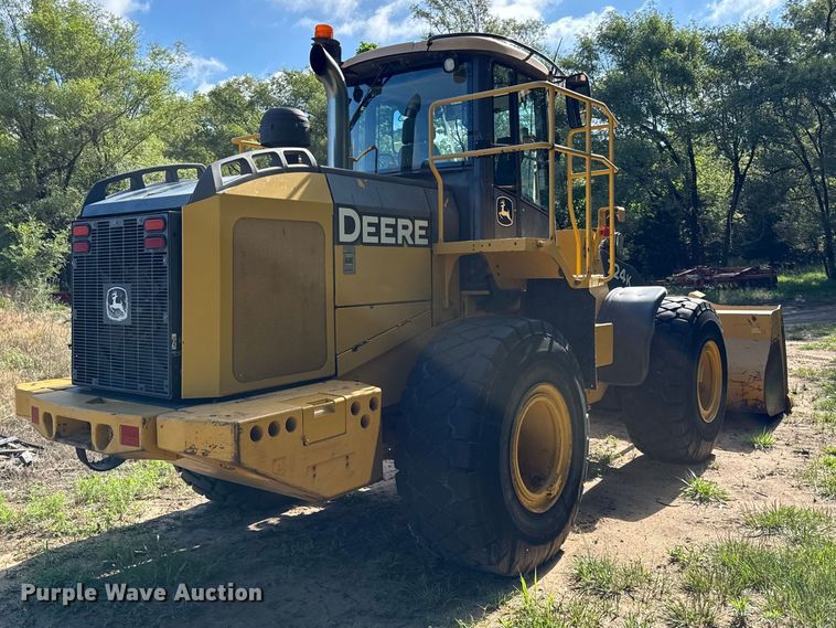 image for item EN0448 2010 John Deere 724K wheel loader