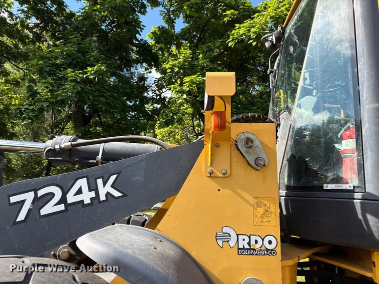 image for item EN0448 2010 John Deere 724K wheel loader