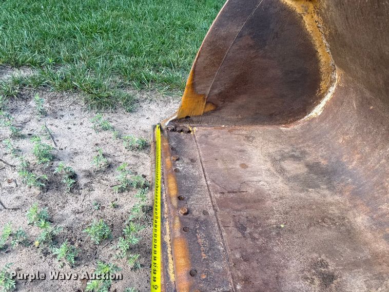 image for item EN0448 2010 John Deere 724K wheel loader